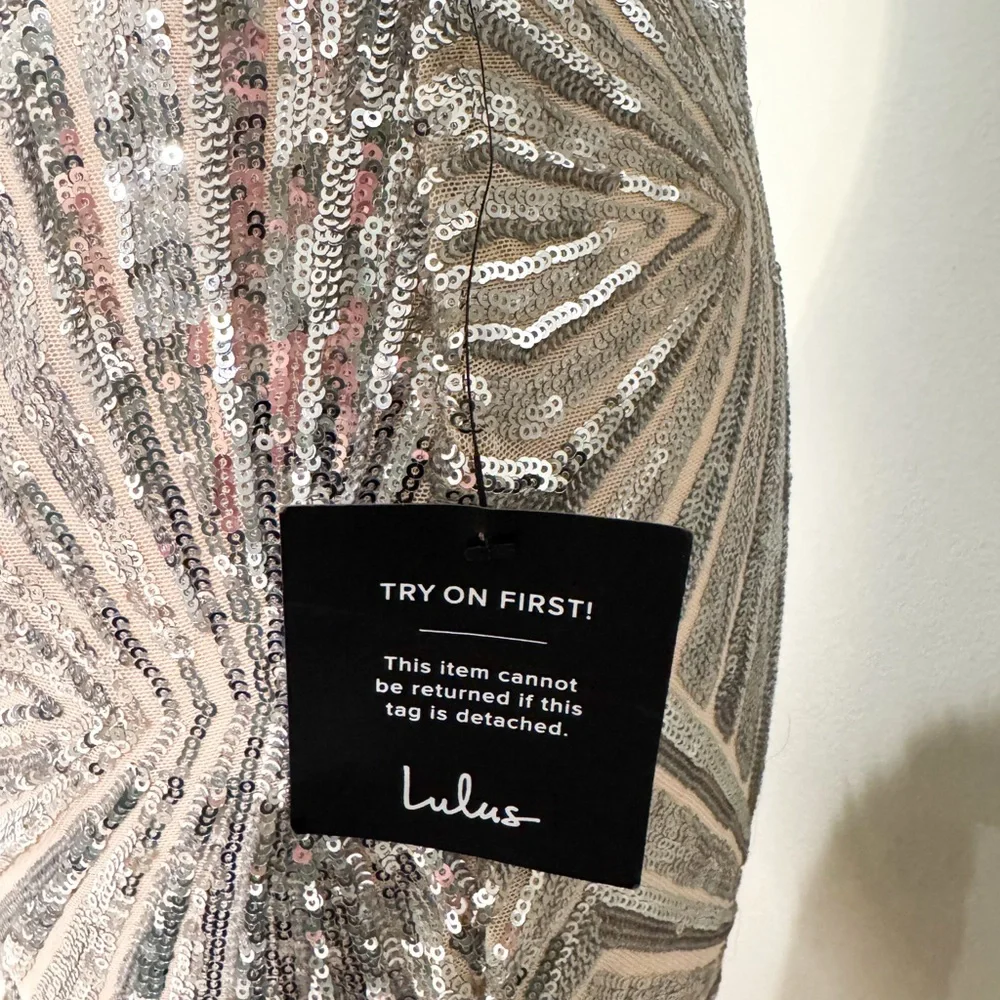 Lulus Lost In Your Eyes silver nude sequin bodycon mini dress NWT Small - Picture 3 of 4